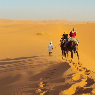 Paseo en camello por el desierto en marruecos